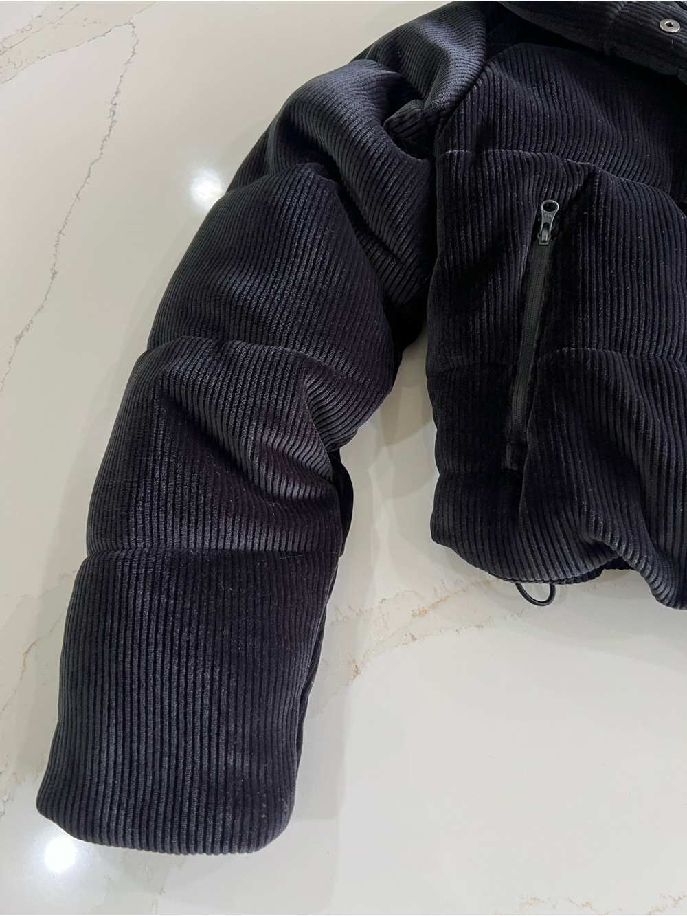 NWOT ALO Yoga Black Corduroy Cropped Puffer Jacket - Picture 5 of 10